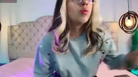 Snapshot of sweetlyundone chatting on June 10, 2026, 7:46 pm sweetlyundone online show from June 10, 2026, 7:46 pm