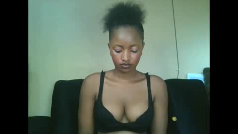 Snapshot of sweetmama06 chatting on November 14, 2025, 10:47 am sweetmama06 online show from November 14, 2025, 10:47 am