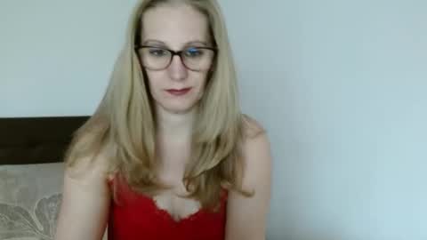 Snapshot of sweetmayaxoxo chatting on January 6, 2025, 10:24 am sweetmayaxoxo online show from January 6, 2025, 10:24 am