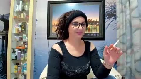 Snapshot of sweetmom4you chatting on January 25, 2025, 7:49 am sweetmom4you online show from January 25, 2025, 7:49 am