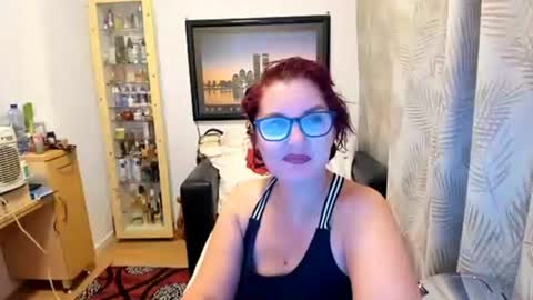 Snapshot of sweetmom4you chatting on September 18, 2025, 8:38 am sweetmom4you online show from September 18, 2025, 8:38 am