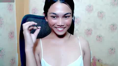 Nia online show from November 9, 2025, 5:17 am