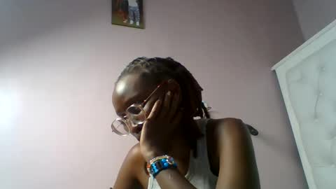 Snapshot of sweetnovah chatting on June 7, 2026, 5:16 pm Novah girlie online show from June 7, 2026, 5:16 pm