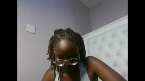 Snapshot of sweetnovah chatting on June 10, 2026, 5:34 pm Novah girlie online show from June 10, 2026, 5:34 pm