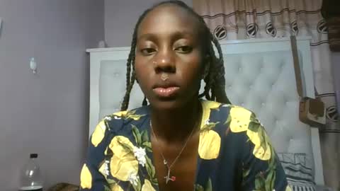 Snapshot of sweetnovah chatting on June 15, 2026, 3:25 pm Novah girlie online show from June 15, 2026, 3:25 pm