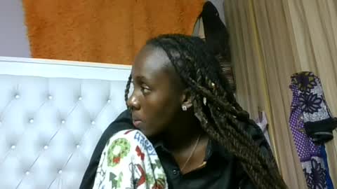 Snapshot of sweetnovah chatting on June 25, 2026, 8:35 pm Novah girlie online show from June 25, 2026, 8:35 pm