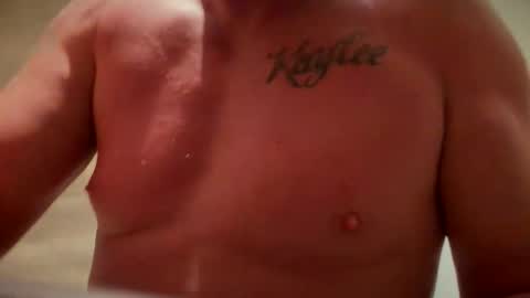 WeAim2PZzz online show from December 23, 2025, 3:15 am