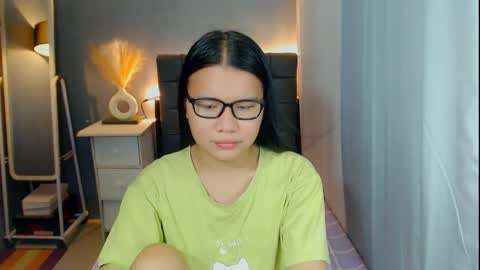 Snapshot of sweetnwildts chatting on April 23, 2026, 12:29 pm Ghena online show from April 23, 2026, 12:29 pm