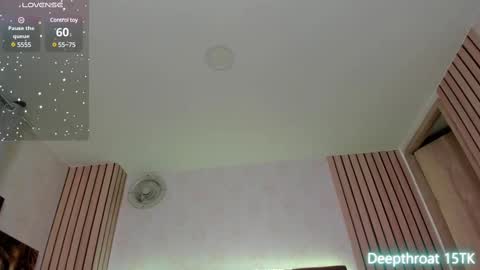 Snapshot of sweetpervert__ chatting on March 4, 2025, 1:17 pm MIA online show from March 4, 2025, 1:17 pm