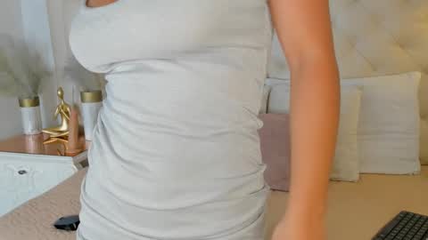 Snapshot of sweets_one chatting on February 5, 2026, 3:33 am sweets one online show from February 5, 2026, 3:33 am