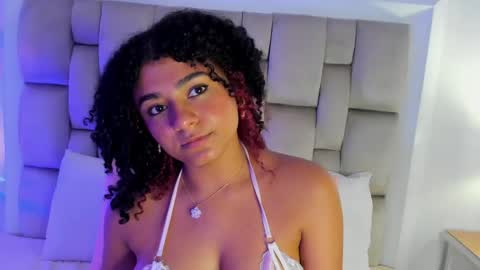 Snapshot of sweets_one chatting on April 12, 2026, 4:06 am sweets one online show from April 12, 2026, 4:06 am