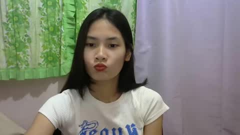 Snapshot of sweetsexygirl20 chatting on February 23, 2025, 12:27 pm Mia online show from February 23, 2025, 12:27 pm