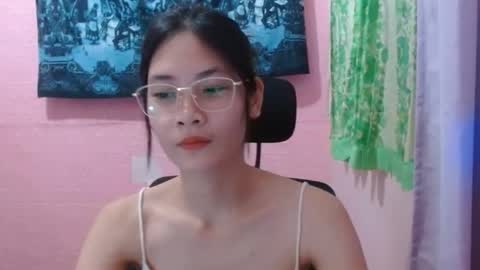 Mia online show from June 19, 2026, 5:12 am