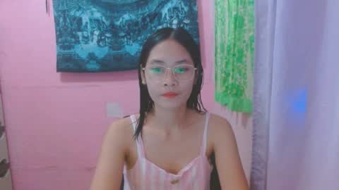 Mia online show from June 30, 2026, 5:52 am
