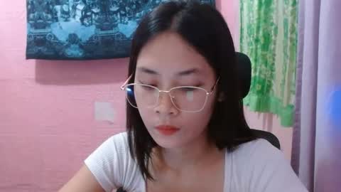Mia online show from July 3, 2026, 5:03 am