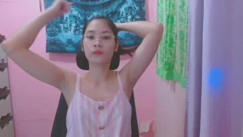 Mia online show from July 5, 2026, 5:25 am