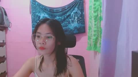 Mia online show from July 19, 2026, 4:49 am