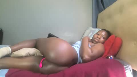 sweetslenderxx online show from May 12, 2026, 8:55 am