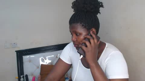 sweetslyvie online show from July 10, 2026, 9:23 am