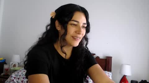 Snapshot of sweetsmile28 chatting on October 14, 2025, 1:23 pm Dianis online show from October 14, 2025, 1:23 pm
