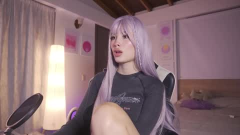 Cat independent model  online show from February 19, 2026, 2:29 am