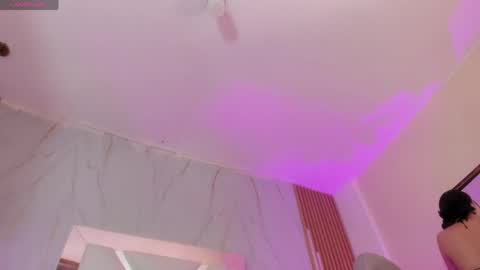 Sophiee  online show from April 14, 2026, 5:24 am