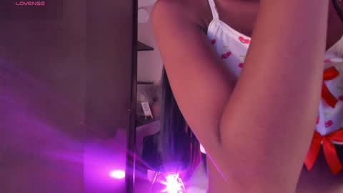 Snapshot of sweetviolet___ chatting on June 1, 2026, 12:07 pm sweetviolet___ online show from June 1, 2026, 12:07 pm