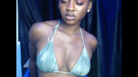 sweetxdesire online show from May 19, 2026, 1:56 am