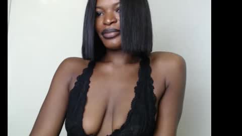 Snapshot of sweetxxboobsx chatting on October 10, 2025, 10:25 am sweetxxboobsx online show from October 10, 2025, 10:25 am