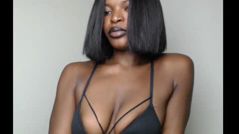 Snapshot of sweetxxboobsx chatting on October 27, 2025, 10:36 pm sweetxxboobsx online show from October 27, 2025, 10:36 pm