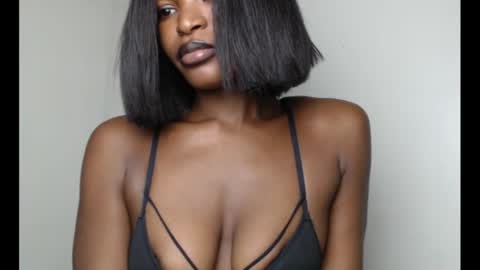 Snapshot of sweetxxboobsx chatting on October 29, 2025, 9:27 pm sweetxxboobsx online show from October 29, 2025, 9:27 pm