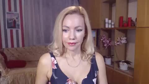 Snapshot of sweety_friend chatting on November 2, 2025, 9:17 pm Sweety friend online show from November 2, 2025, 9:17 pm