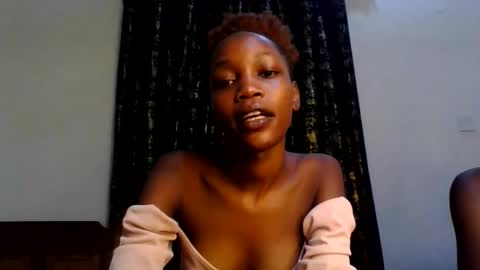 Snapshot of sweety_melanin chatting on June 1, 2026, 2:02 am Vickky online show from June 1, 2026, 2:02 am