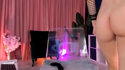 Leya online show from October 31, 2025, 6:03 am