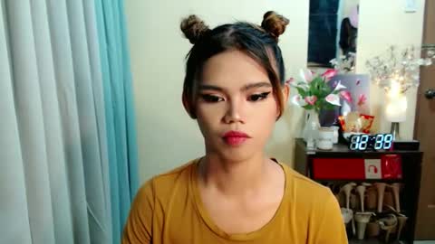 Megan online show from May 7, 2026, 4:40 am