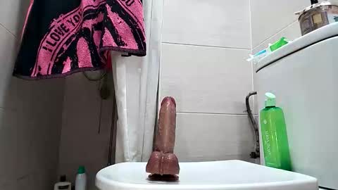 Snapshot of sweetywhity2 chatting on May 23, 2026, 9:08 pm Silvia online show from May 23, 2026, 9:08 pm