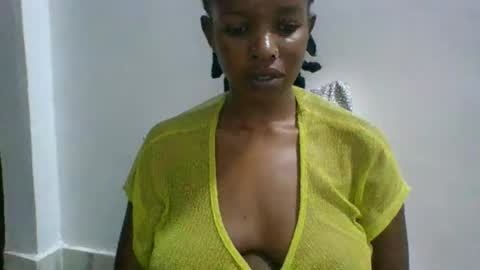 Snapshot of sweetz_candice chatting on October 5, 2025, 12:31 am sweetz_candice online show from October 5, 2025, 12:31 am