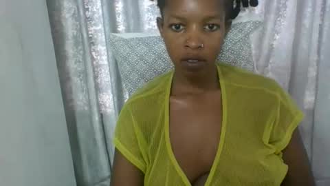 Snapshot of sweetz_candice chatting on October 23, 2025, 12:37 pm sweetz_candice online show from October 23, 2025, 12:37 pm