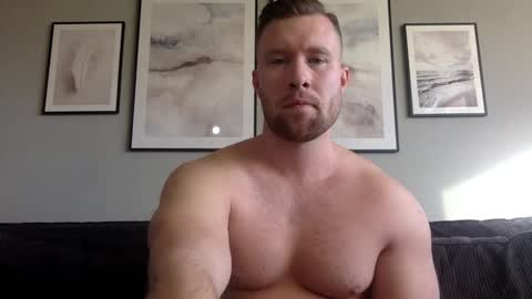 Snapshot of swekingxx chatting on February 7, 2025, 1:11 pm swekingxx online show from February 7, 2025, 1:11 pm