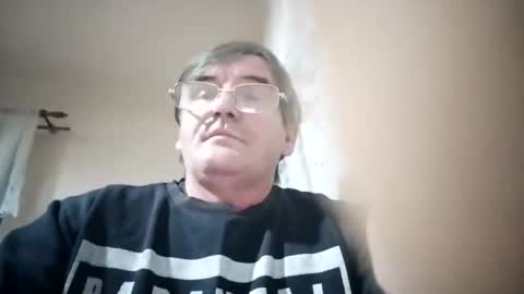 Snapshot of swergiu333 chatting on January 12, 2026, 3:50 pm Raymond online show from January 12, 2026, 3:50 pm