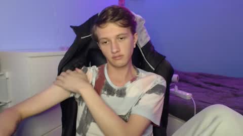 Snapshot of swetieecharmm chatting on January 11, 2026, 7:52 pm Cat online show from January 11, 2026, 7:52 pm