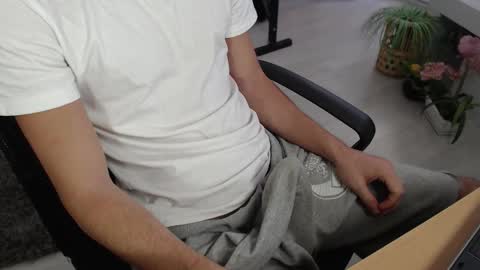 SwetLittleBoy4u online show from September 23, 2025, 10:07 am