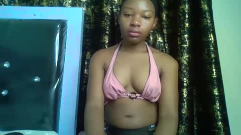 Snapshot of swit_candy chatting on February 11, 2026, 12:37 am Candy online show from February 11, 2026, 12:37 am