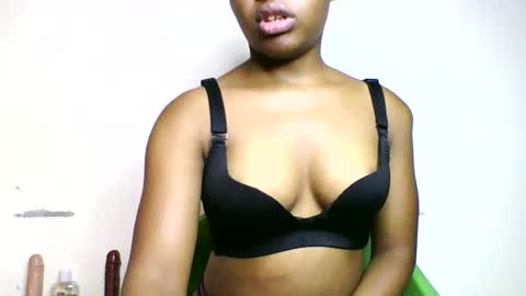 Snapshot of swit_candy chatting on May 16, 2026, 1:21 pm Candy online show from May 16, 2026, 1:21 pm