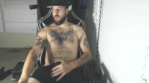 swoozy_ online show from October 8, 2025, 12:19 am