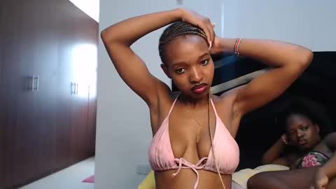 Camilla online show from September 25, 2025, 10:41 am