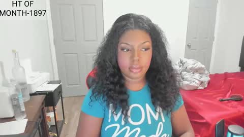 sxamleuy online show from November 18, 2025, 3:45 am