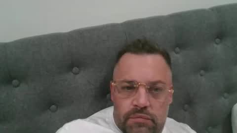 sxylegsturnmeon online show from November 9, 2025, 3:43 pm