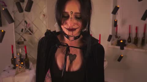 Sophie online show from October 26, 2025, 11:27 am