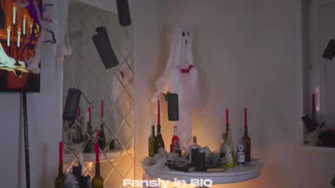 Sophie online show from October 27, 2025, 11:25 am